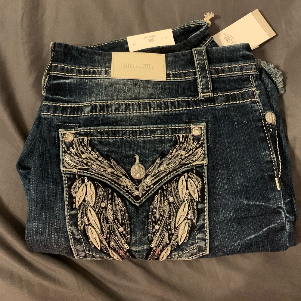 Miss Me 36 Curvy Short